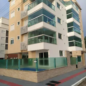 https://praia-de-palmas-50-metros-do-mar.santa-catarina-brasil.com